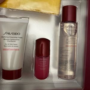 Shiseido Set NWT
